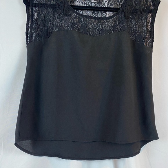 Black‎ Lace Sleeveless Blouse - Picture 3 of 4